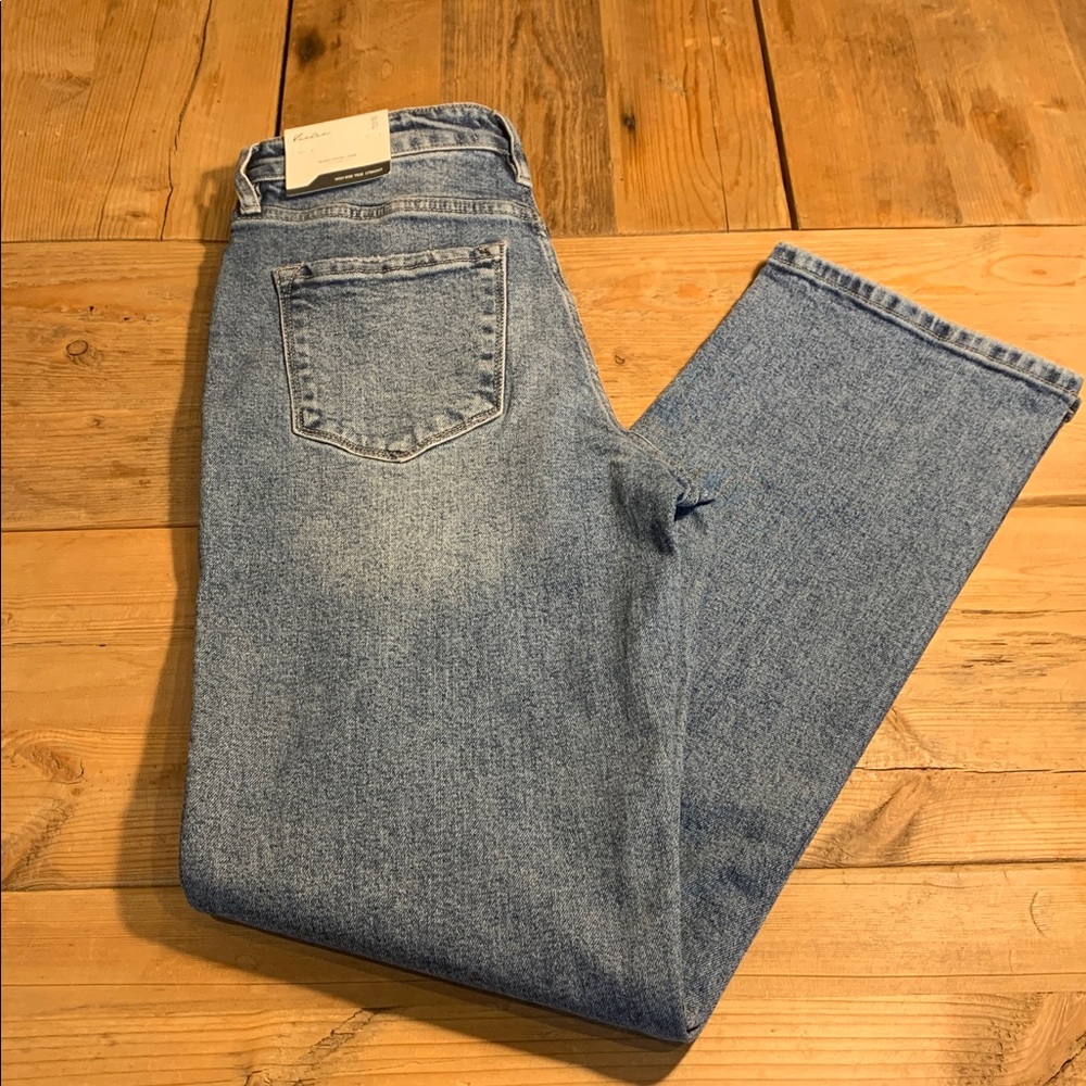 Kancan High‎ Rise True Straight Jeans 7/27 NWT Medium Wash w Light Distressing